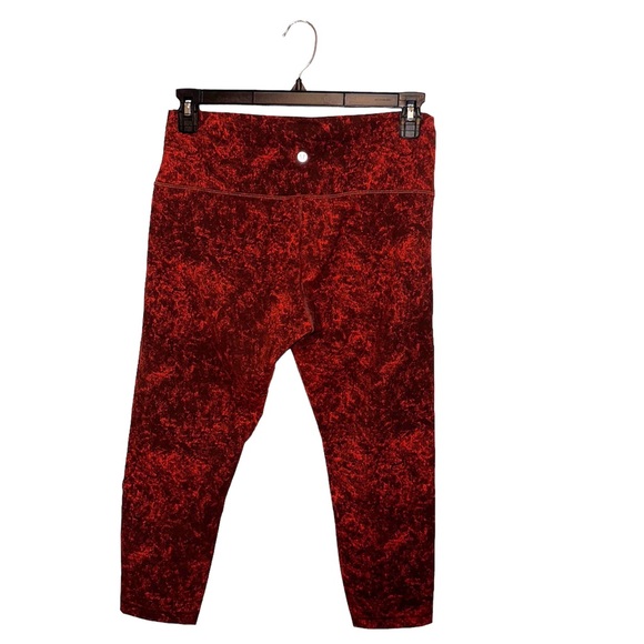 Lululemon Red and Black Marble Capri Leggings - Picture 2 of 6